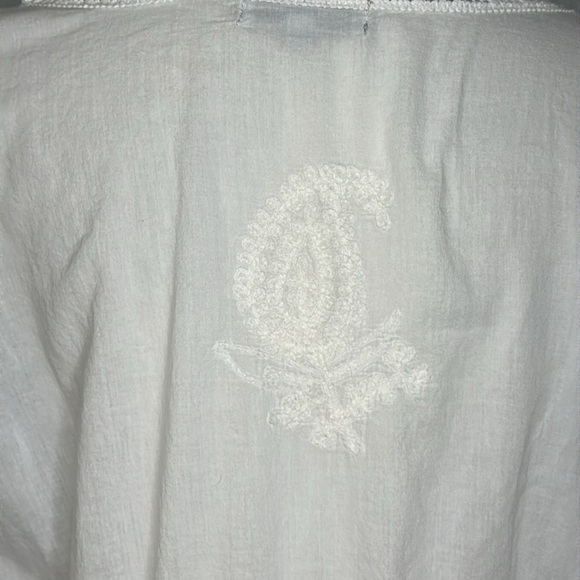 Swimsuit Coverup White Embroidered L/XL - Picture 8 of 11